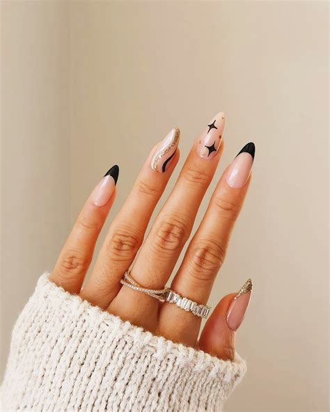 Nude Nails: 20 stilvolle Nageldesigns zum Nachmachen im Jahr。